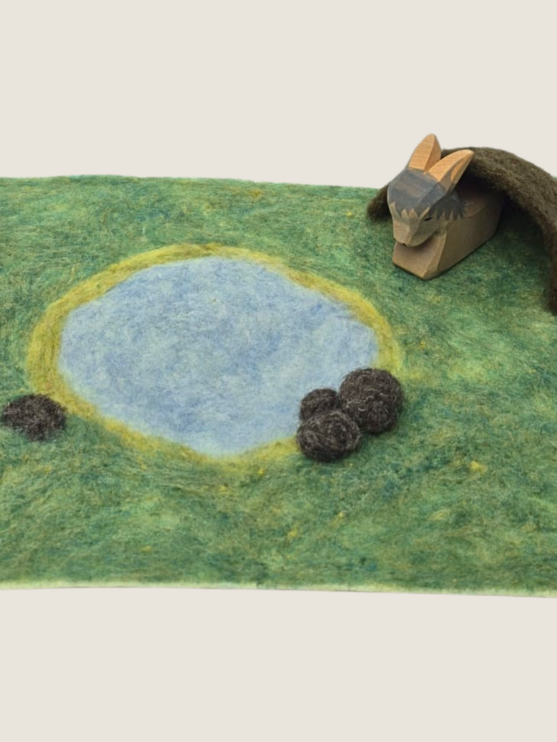 Spielmatte Teich mit Höhle